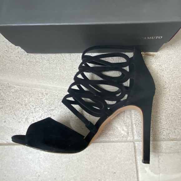 Vince Camuto - Kirsi Woman’s cage suede, black dress sandal. Size 10. - Picture 5 of 11